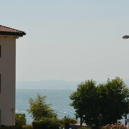 Trilocale Palazzo Garda Apartment
